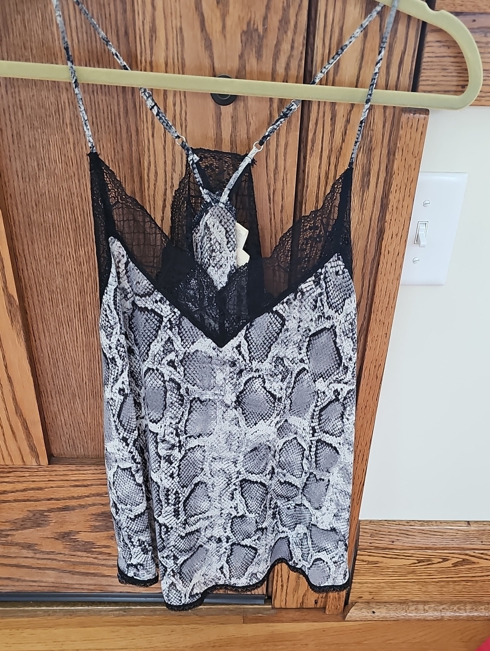 New Lovestitch Snake Print Lace Trim Cami Tank Top - Black & Gray